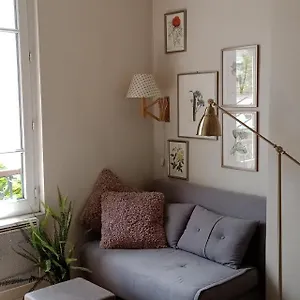 Authentic House Small, Bright And Calm Paris